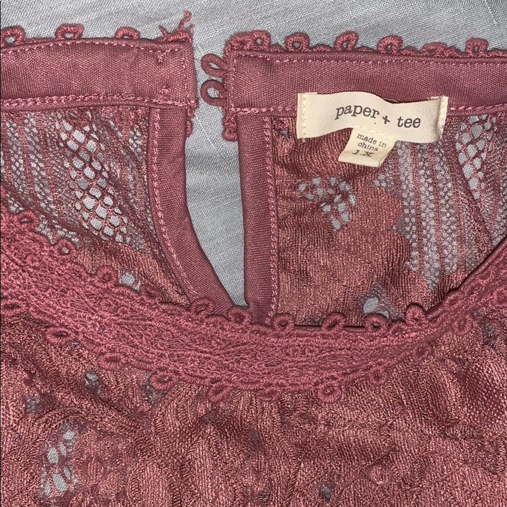 New! Mauve lace top! - Picture 2 of 3